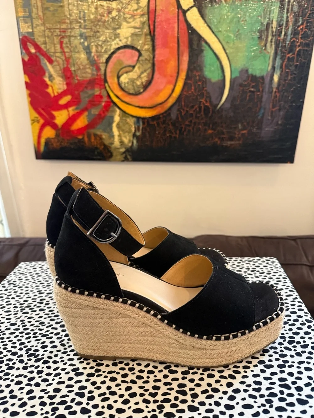 Crown stylish wedge